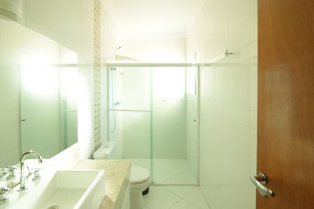 Casa para alugar com 169m², 3 quartos e 4 vagasBanheiro da Suíte