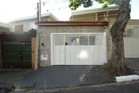 Casa para alugar com 169m², 3 quartos e 4 vagasFachada
