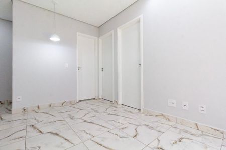 Sala de apartamento para alugar com 2 quartos, 40m² em Jardim Maringa, São Paulo