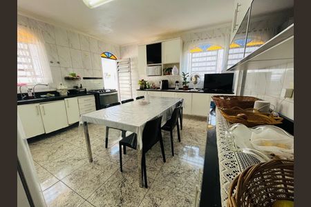 Casa de condomínio à venda com 328m², 4 quartos e 3 vagas Casa de condomínio à venda com 328m², 4 quartos e 3 vagasFoto 08