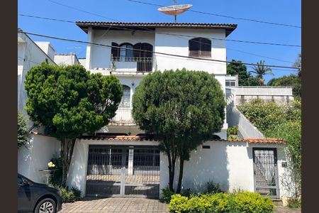 Casa de condomínio à venda com 328m², 4 quartos e 3 vagas Casa de condomínio à venda com 328m², 4 quartos e 3 vagasFoto 02