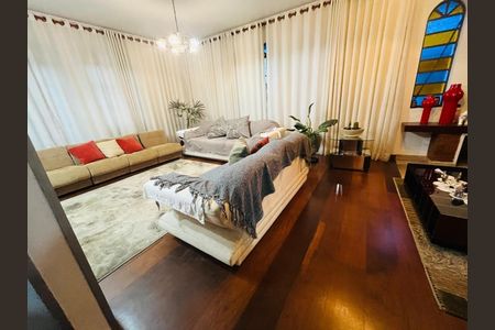 Casa de condomínio à venda com 328m², 4 quartos e 3 vagas Casa de condomínio à venda com 328m², 4 quartos e 3 vagasFoto 37