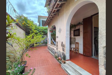 Casa à venda com 292m², 5 quartos e 2 vagasQuintal