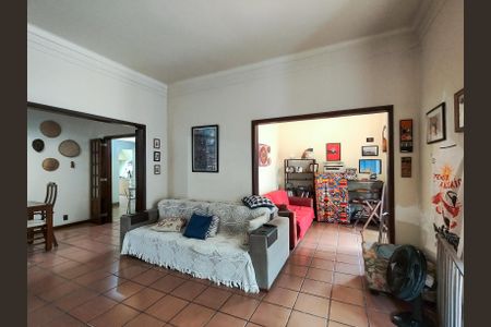 Casa à venda com 292m², 5 quartos e 2 vagasSala