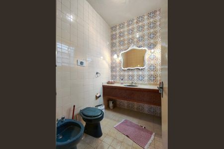 Casa à venda com 292m², 5 quartos e 2 vagasLavabo