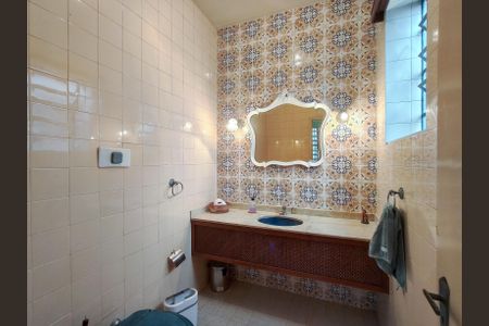 Casa à venda com 292m², 5 quartos e 2 vagasLavabo