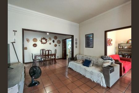 Casa à venda com 292m², 5 quartos e 2 vagasSala