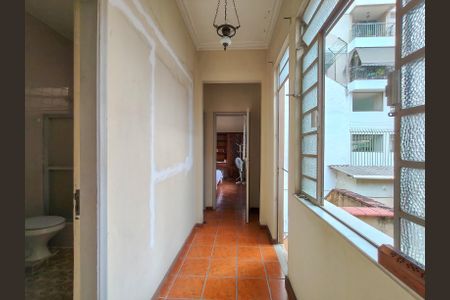 Casa à venda com 292m², 5 quartos e 2 vagasCorredor