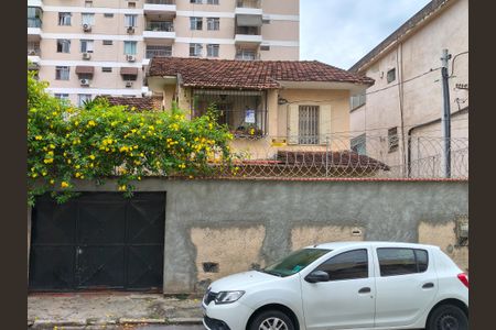Casa à venda com 292m², 5 quartos e 2 vagasFachada