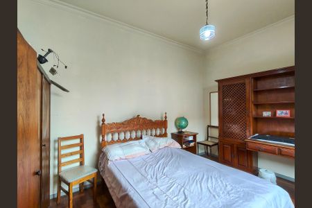 Casa à venda com 292m², 5 quartos e 2 vagasQuarto 5