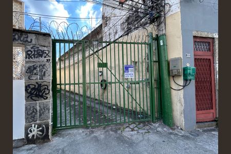 Casa à venda com 141m², 4 quartos e 1 vagaFachada + plaquinha