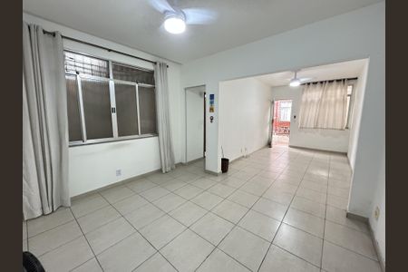 Casa à venda com 141m², 4 quartos e 1 vagaSala