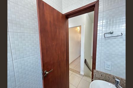 Casa à venda com 141m², 4 quartos e 1 vagaBanheiro Social