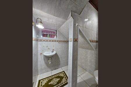 Casa à venda com 130m², 3 quartos e 2 vagasBanheiro