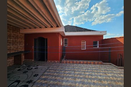 Casa à venda com 130m², 3 quartos e 2 vagasÁrea externa