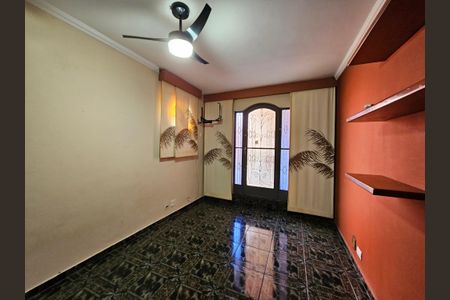 Casa à venda com 130m², 3 quartos e 2 vagasSala