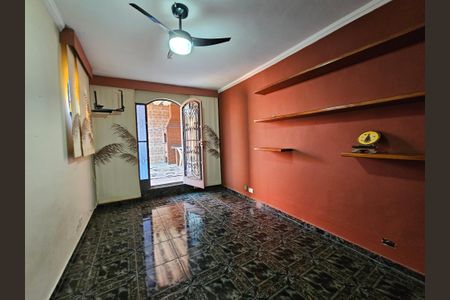 Casa à venda com 130m², 3 quartos e 2 vagasSala