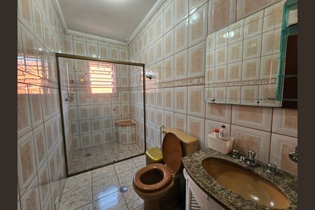Casa à venda com 130m², 3 quartos e 2 vagasBanheiro