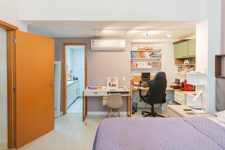 Apartamento à venda com 148m², 2 quartos e 2 vagasSuíte 1