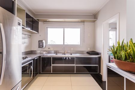 Apartamento para alugar com 200m², 2 quartos e 4 vagas Apartamento para alugar com 200m², 2 quartos e 4 vagasCozinha