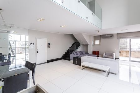 Apartamento para alugar com 200m², 2 quartos e 4 vagas Apartamento para alugar com 200m², 2 quartos e 4 vagasSala