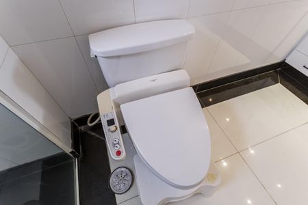 Apartamento para alugar com 200m², 2 quartos e 4 vagas Apartamento para alugar com 200m², 2 quartos e 4 vagasBanheiro da Suíte 2