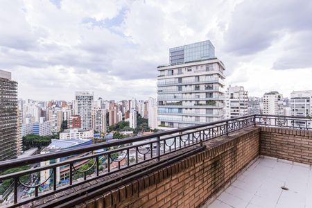 Apartamento para alugar com 200m², 2 quartos e 4 vagas Apartamento para alugar com 200m², 2 quartos e 4 vagasVaranda