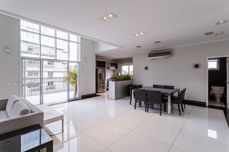 Apartamento para alugar com 200m², 2 quartos e 4 vagas Apartamento para alugar com 200m², 2 quartos e 4 vagasSala