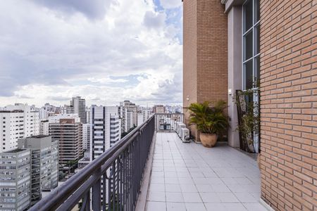 Apartamento para alugar com 200m², 2 quartos e 4 vagas Apartamento para alugar com 200m², 2 quartos e 4 vagasVaranda
