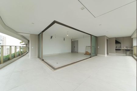 Apartamento à venda com 219m², 3 quartos e 4 vagasVaranda