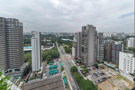 Apartamento à venda com 219m², 3 quartos e 4 vagasVaranda - Vista