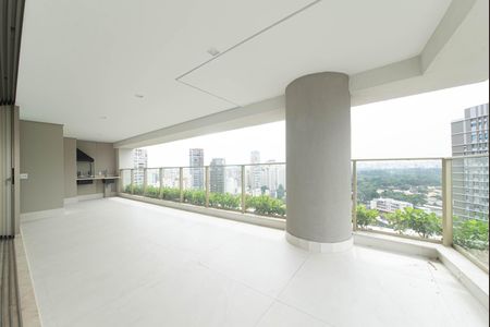 Apartamento à venda com 219m², 3 quartos e 4 vagasVaranda