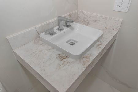 Apartamento à venda com 219m², 3 quartos e 4 vagasBanheiro da Suíte 1