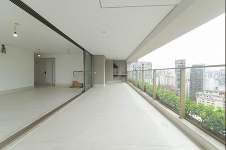 Apartamento à venda com 219m², 3 quartos e 4 vagasVaranda