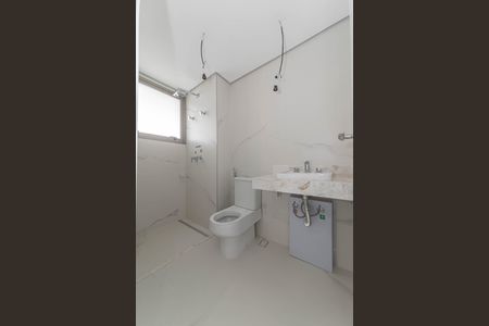 Apartamento à venda com 219m², 3 quartos e 4 vagasBanheiro da Suíte 1
