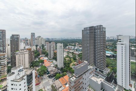 Apartamento à venda com 219m², 3 quartos e 4 vagasVaranda - Vista