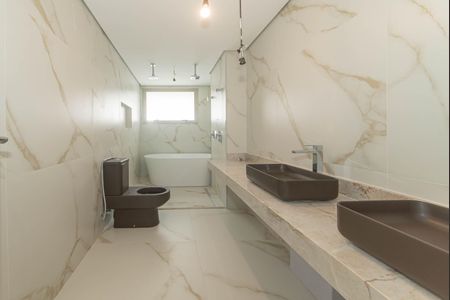 Apartamento à venda com 219m², 3 quartos e 4 vagasBanheiro da Suíte 3