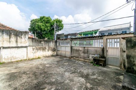 Casa à venda com 200m², 3 quartos e 3 vagasVaranda e Garagem