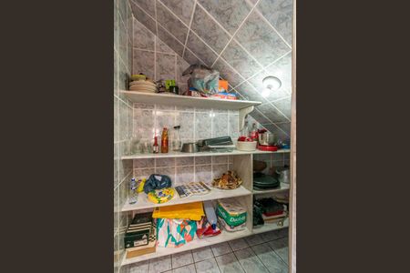 Casa à venda com 200m², 3 quartos e 3 vagasCorredor - Despensa