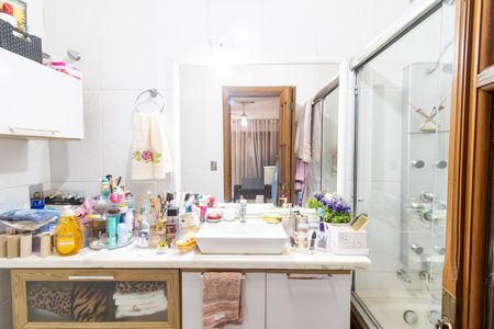 Casa de condomínio para alugar com 350m², 3 quartos e 4 vagas Casa de condomínio para alugar com 350m², 3 quartos e 4 vagasBanheiro da Suíte