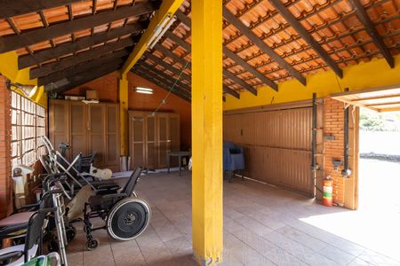 Garagem de casa de condomínio à venda com 3 quartos, 350m² em Aberta dos Morros, Porto Alegre