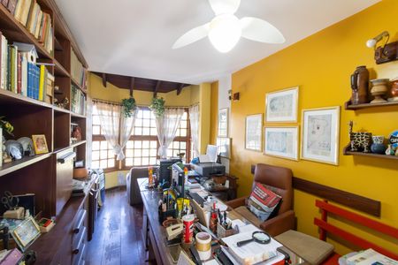 Casa de condomínio para alugar com 350m², 3 quartos e 4 vagas Casa de condomínio para alugar com 350m², 3 quartos e 4 vagasEscritório