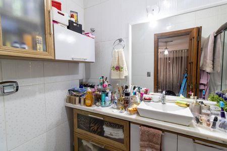 Casa de condomínio para alugar com 350m², 3 quartos e 4 vagas Casa de condomínio para alugar com 350m², 3 quartos e 4 vagasBanheiro da Suíte