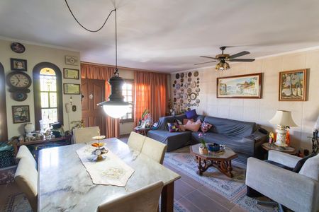 Casa de condomínio para alugar com 350m², 3 quartos e 4 vagas Casa de condomínio para alugar com 350m², 3 quartos e 4 vagasSala