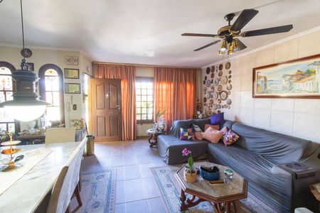Casa de condomínio para alugar com 350m², 3 quartos e 4 vagas Casa de condomínio para alugar com 350m², 3 quartos e 4 vagasSala