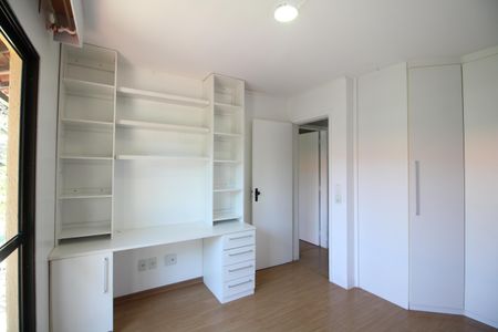 Casa de condomínio para alugar com 120m², 4 quartos e 3 vagasQuarto 3