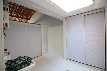 Casa de condomínio à venda com 120m², 4 quartos e 3 vagasÁrea de Serviço