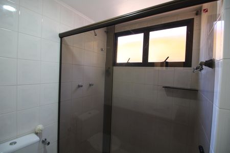 Casa de condomínio para alugar com 120m², 4 quartos e 3 vagasBanheiro Social