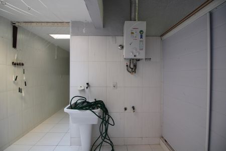 Casa de condomínio para alugar com 120m², 4 quartos e 3 vagasÁrea de Serviço