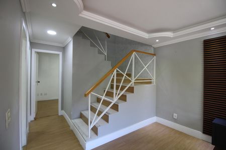 Casa de condomínio para alugar com 120m², 4 quartos e 3 vagasSala